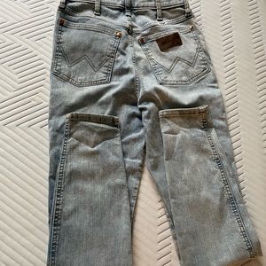 NWOT Wrangler skinny jeans- size 26 x 28